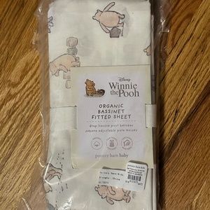 NWT Pottery Barn Kids Winnie the Pooh Bassinet Sheet